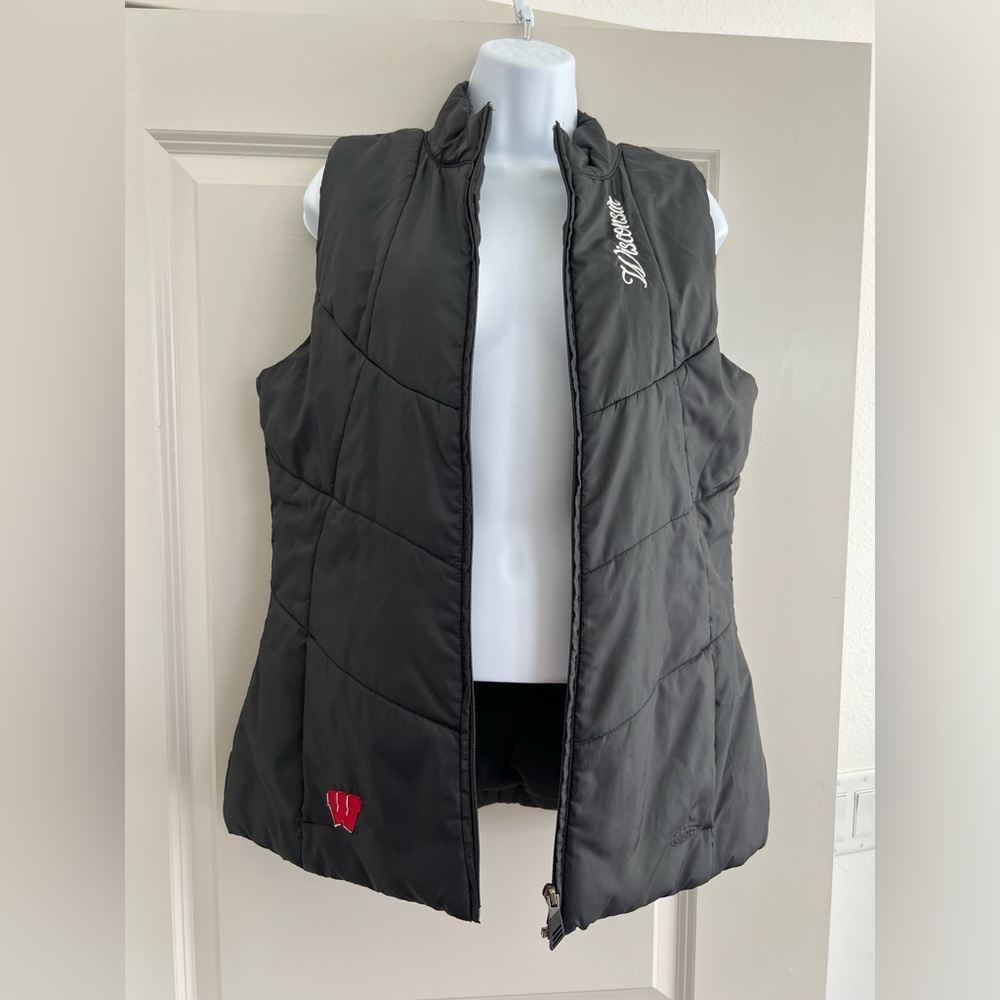 Wisconsin Badgers 🦡 Adidas puffer vest